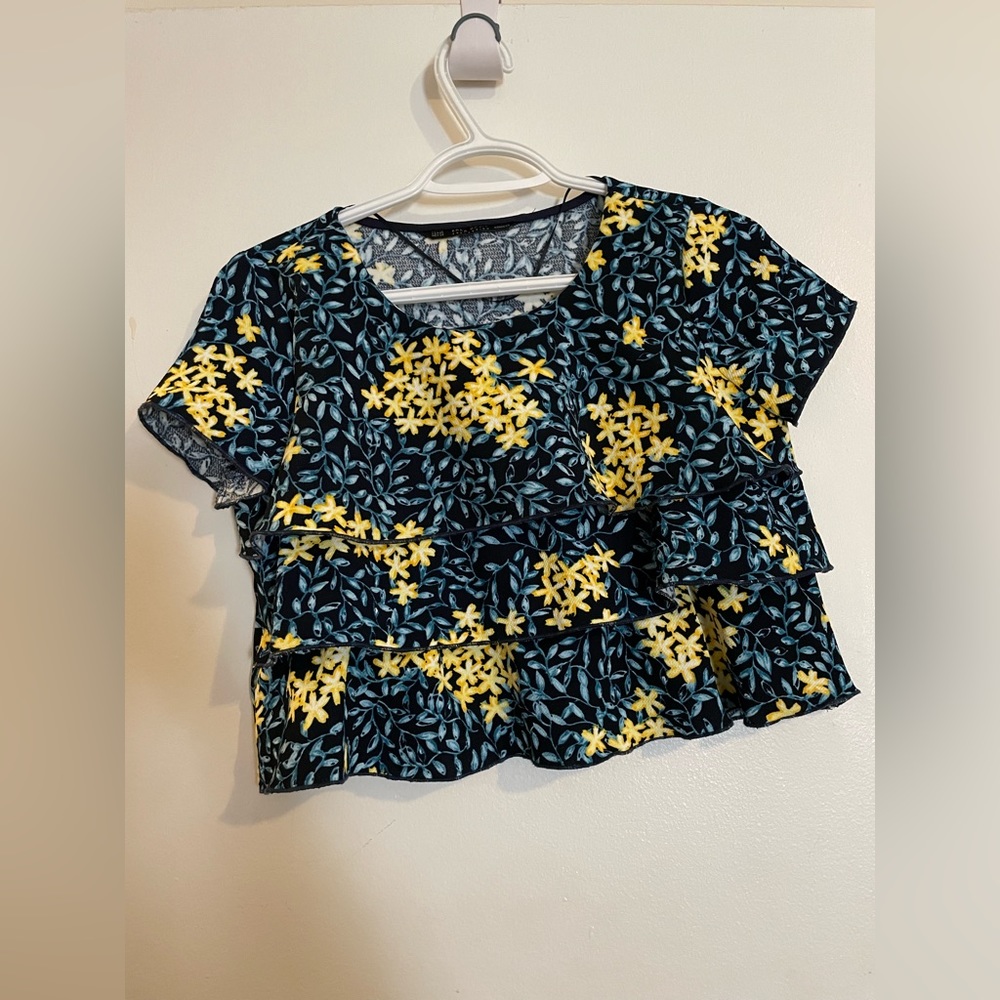 Zara Cropped Ruffle floral shirt top